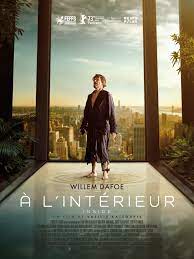 A l’intérieur