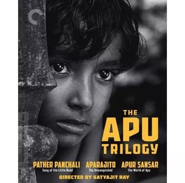 La trilogie d&rsquo;Apu (En version restaurée 4 K) : la voie étroite d&rsquo;une renaissance POUR LA 1RE FOIS EN COFFRET BLU-RAY chez Carlotta.